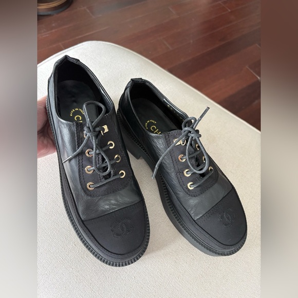 Chanel Loafers 21B Black CC Lace Up Oxford Platform Shoes EUR 40 US 9 - Picture 10 of 16
